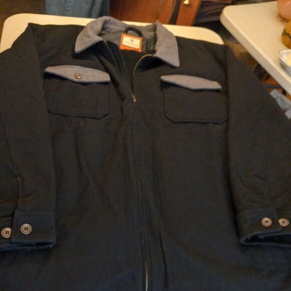 Legendary Whitetails Black and Gray 4X Jacket - Picture 1 of 12